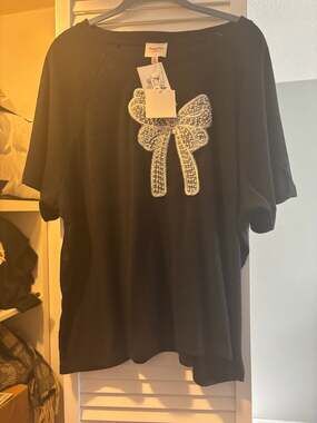 Hayden Los Angeles Plus Size Black T-Shirt with Pearl and Lace Bow Applique
